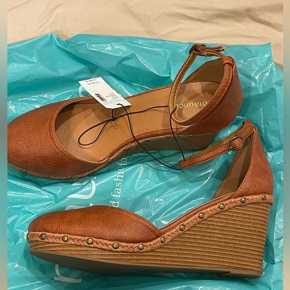 NWT Maurice’s Bella Studded Wedge - Picture 2 of 3